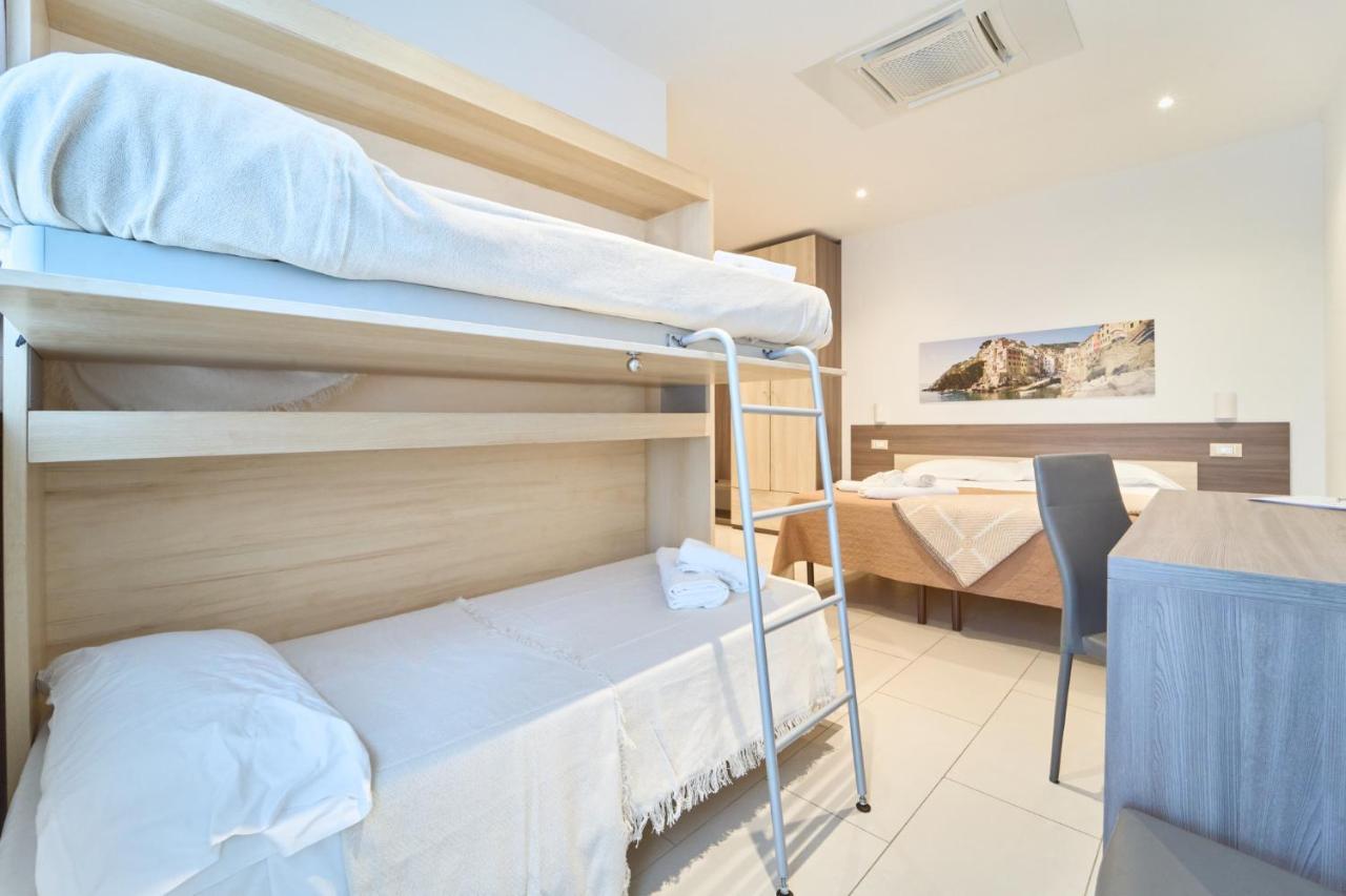 Firmafede Guest House Sarzana Eksteriør bilde