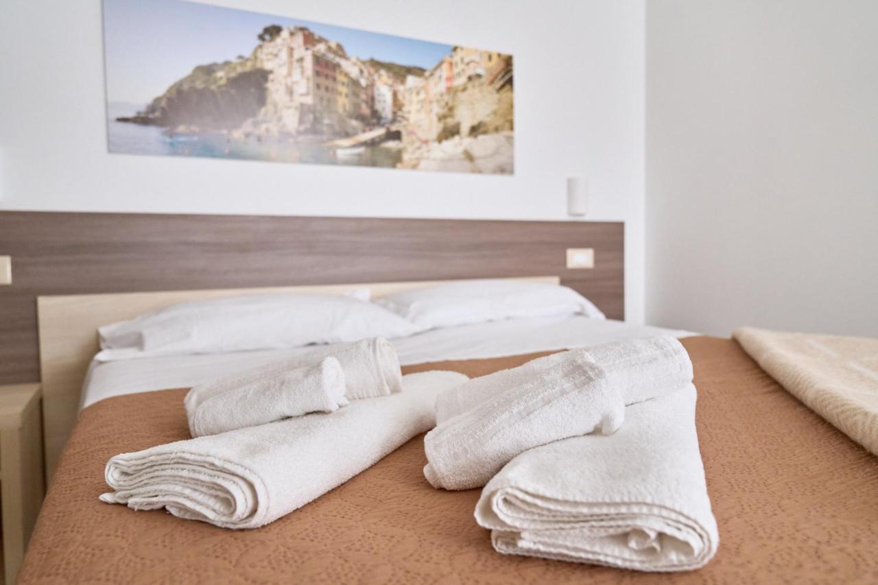 Firmafede Guest House Sarzana Eksteriør bilde