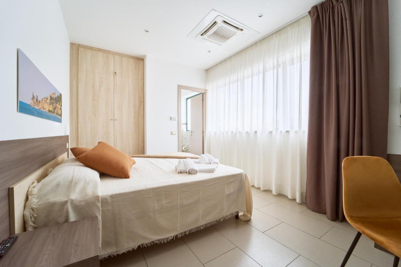 Firmafede Guest House Sarzana Eksteriør bilde