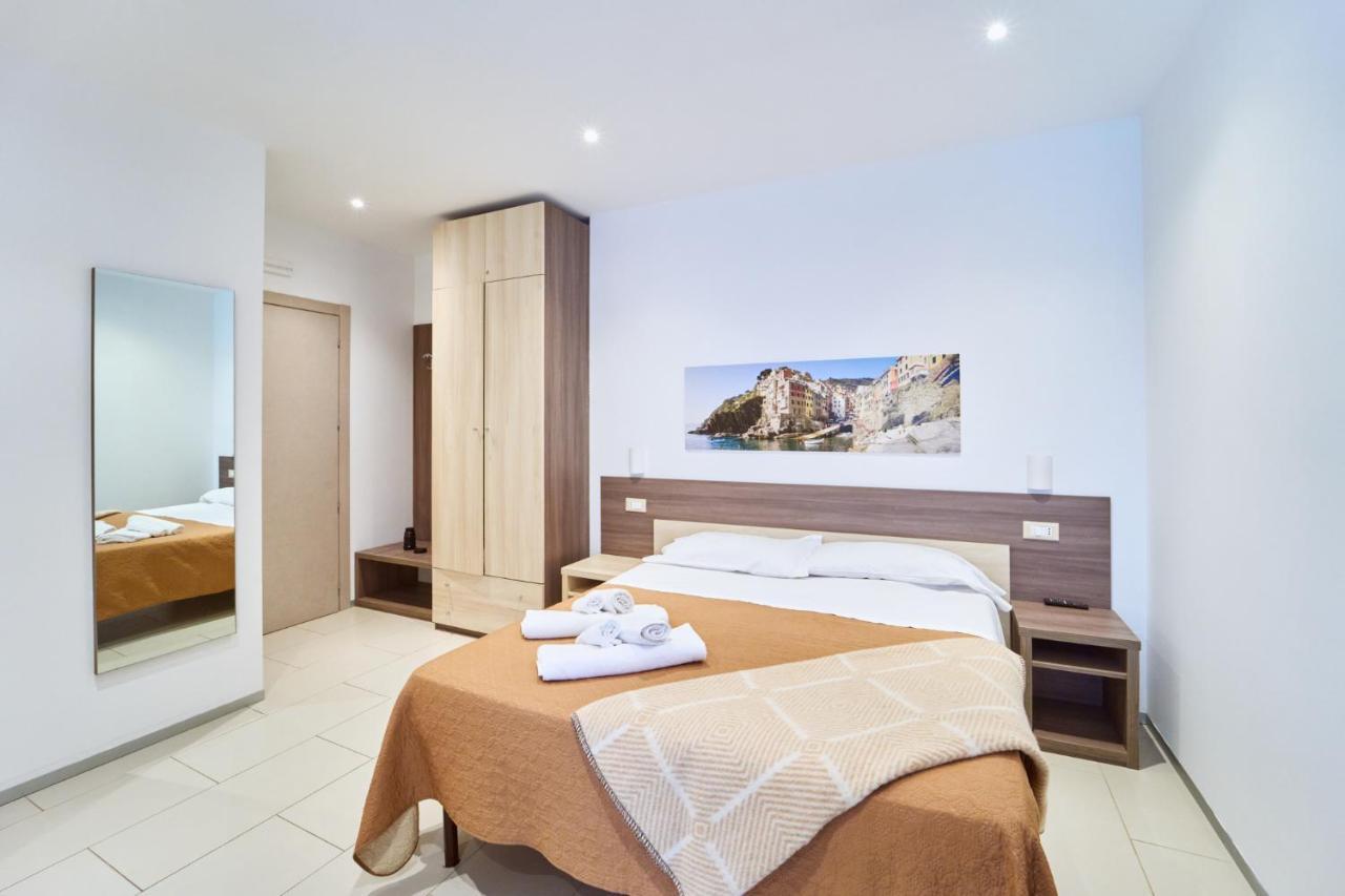 Firmafede Guest House Sarzana Eksteriør bilde