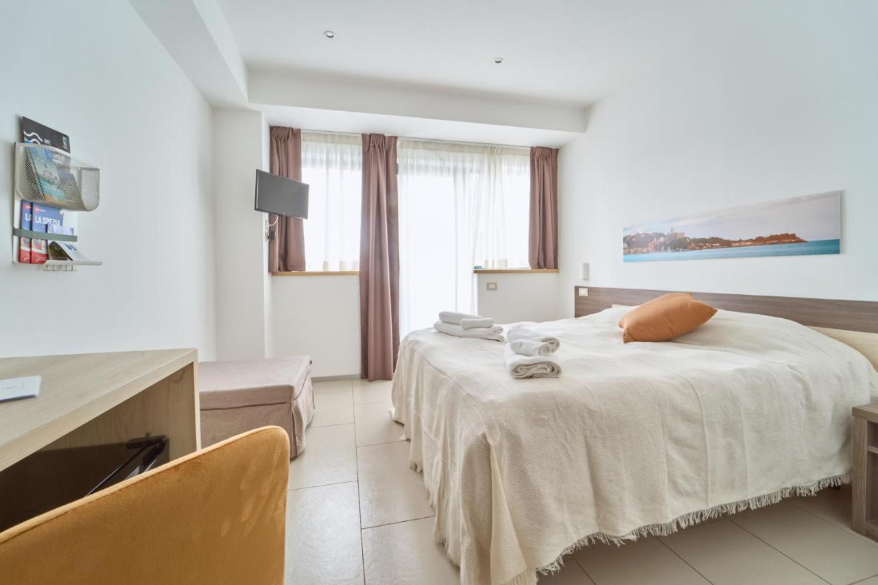 Firmafede Guest House Sarzana Eksteriør bilde